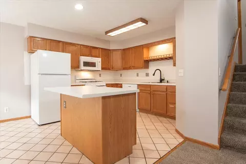 Kitchen - 480 S Peace Rd, Sycamore, IL 60178 photo 2 of 2