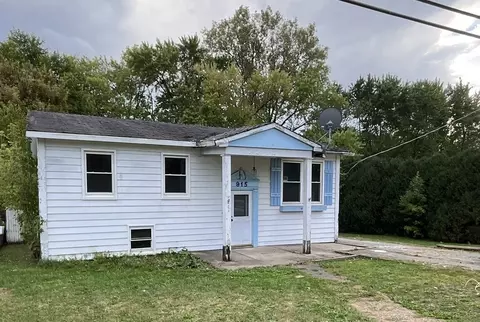 915 Mayfield Dr, Round Lake Beach, IL 60073