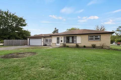 847 Mckinley Ave, Mundelein, IL 60060