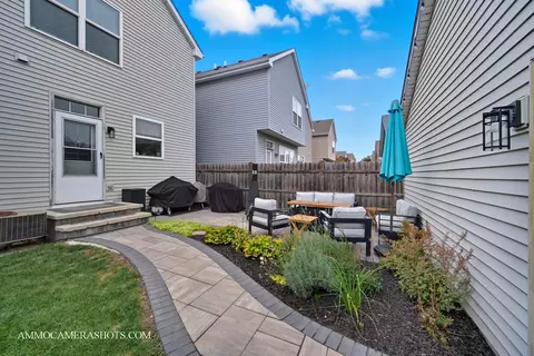 Exterior - 2136 Grayhawk Dr, Aurora, IL 60503 photo 4 of 8