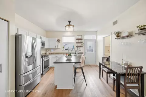 Kitchen - 2136 Grayhawk Dr, Aurora, IL 60503 photo 2 of 4