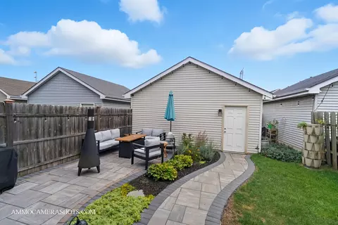Exterior - 2136 Grayhawk Dr, Aurora, IL 60503 photo 3 of 8