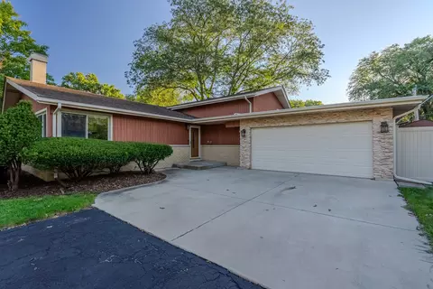 1116 N Westgate Rd, Mount Prospect, IL 60056