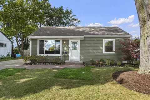214 N Louis St, Mount Prospect, IL 60056