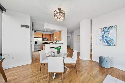 Dining - 233 E 13th St #601, Chicago, IL 60605 photo 2 of 2