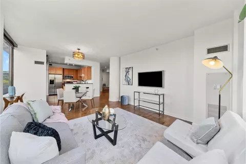 Living - 233 E 13th St #601, Chicago, IL 60605 photo 3 of 6