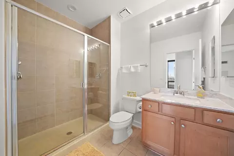 Bath - 233 E 13th St #601, Chicago, IL 60605 photo 2 of 2