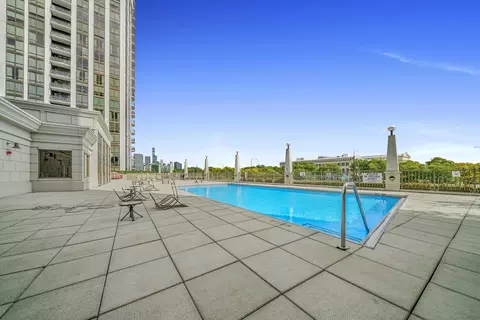 Exterior - 233 E 13th St #601, Chicago, IL 60605 photo 2 of 2
