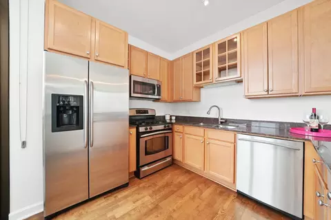 Kitchen - 233 E 13th St #601, Chicago, IL 60605 photo 2 of 4