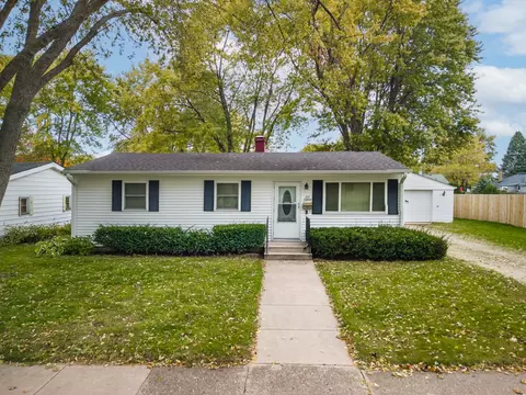 615 Best Ave, Dekalb, IL 60115
