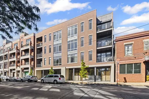 1824 W Foster Ave #302, Chicago, IL 60640