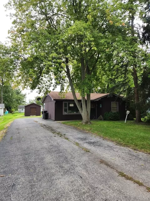 843 W Windsor Ave, Crete, IL 60417