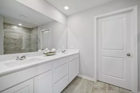 Bath - 14925 S Parkview Dr, Plainfield, IL 60544 photo 1 of 2
