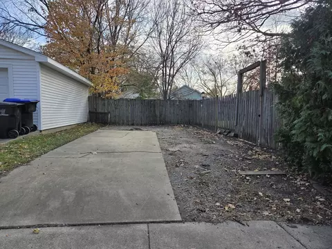 Exterior - Undisclosed, Bloomington, IL 61701 photo 5 of 6