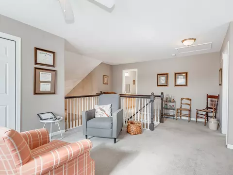 Entry Way - Undisclosed, Winfield, IL 60190 photo 2 of 2