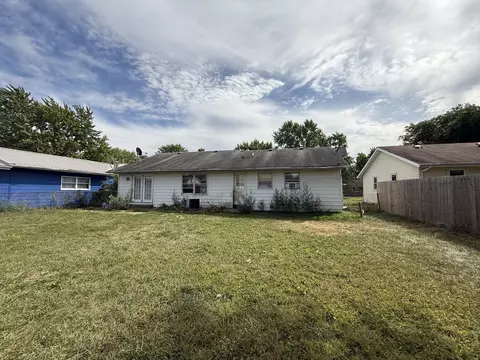 Exterior - 1021 Briarcliff Dr, Rantoul, IL 61866 photo 1 of 2