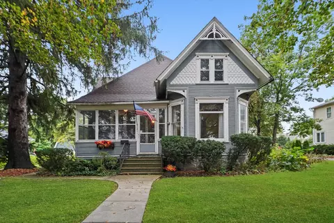 121 Park Ave, Grayslake, IL 60030