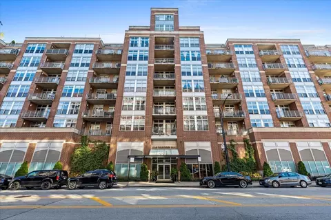 111 S Morgan St #823, Chicago, IL 60607