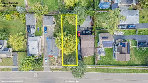 412 Woodland Dr, Round Lake Beach, IL 60073