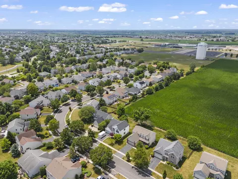 View/Area - 7425 Rosewind Dr, Plainfield, IL 60586 photo 7 of 15