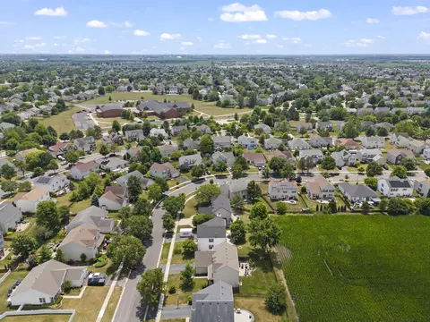 View/Area - 7425 Rosewind Dr, Plainfield, IL 60586 photo 8 of 15