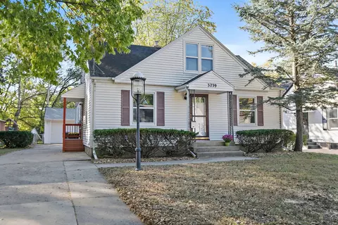 3239 Carolina Ave, Rockford, IL 61108