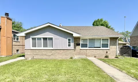 17415 Burnham Ave, Lansing, IL 60438