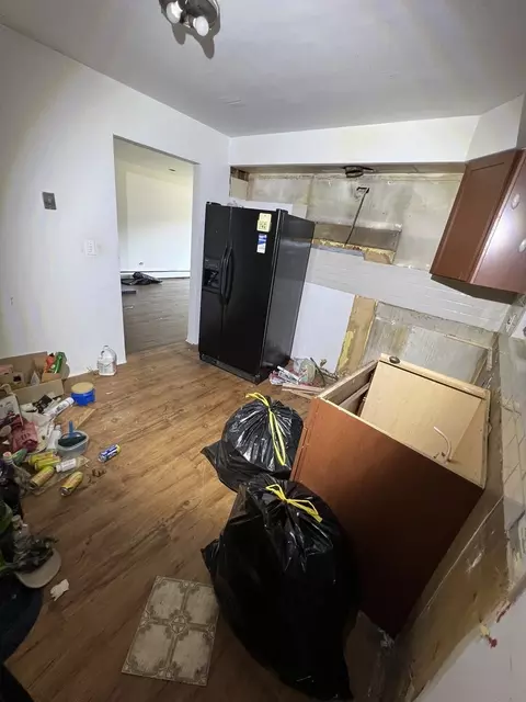 8024 S Eberhart Ave, Chicago, IL 60619 photo 5