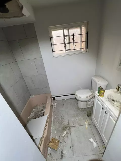 8024 S Eberhart Ave, Chicago, IL 60619 photo 9
