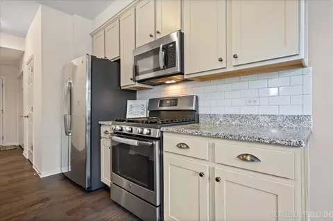 Kitchen - 4105 Winslow Ct, Aurora, IL 60504 photo 2 of 2