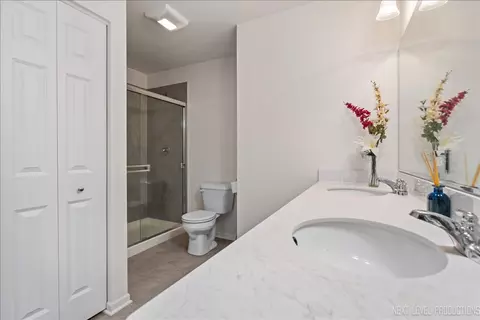 Bath - 4105 Winslow Ct, Aurora, IL 60504 photo 1 of 1