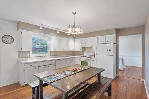Kitchen - 842 S Main Ave, Kankakee, IL 60901 photo 1 of 1