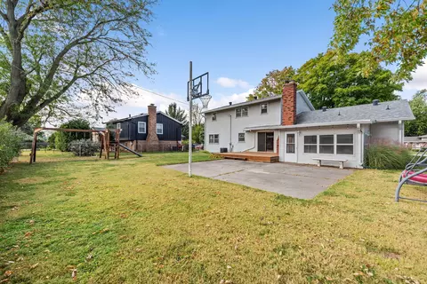 Exterior - 842 S Main Ave, Kankakee, IL 60901 photo 3 of 4