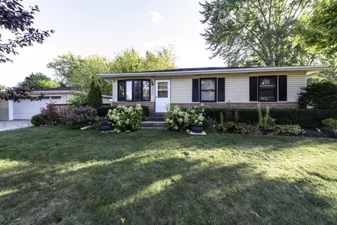 2625 Vercoe Ave, Waukegan, IL 60087