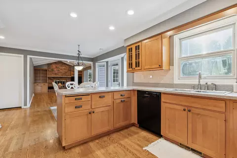1940 Chippewa Dr, Wheaton, IL 60189 photo 9