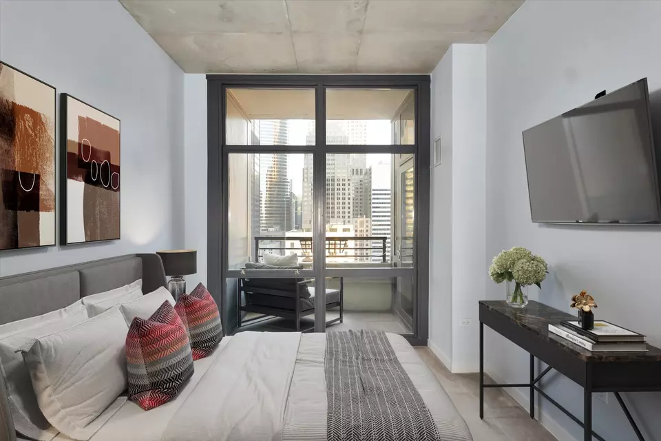 Bedroom - 235 W Van Buren St #2416, Chicago, IL 60607 photo 1 of 2