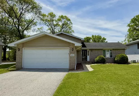 424 E Clark St, Glenwood, IL 60425