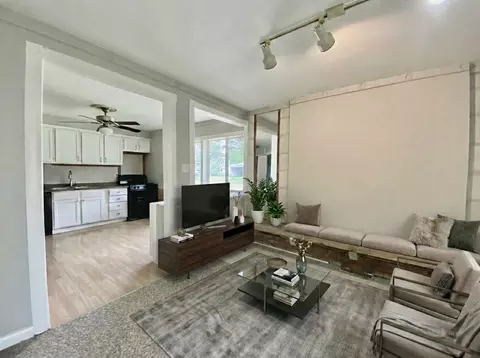 Living - 456 Tomahawk St, Park Forest, IL 60466 photo 3 of 6