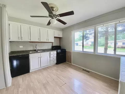 Kitchen - 456 Tomahawk St, Park Forest, IL 60466 photo 2 of 2