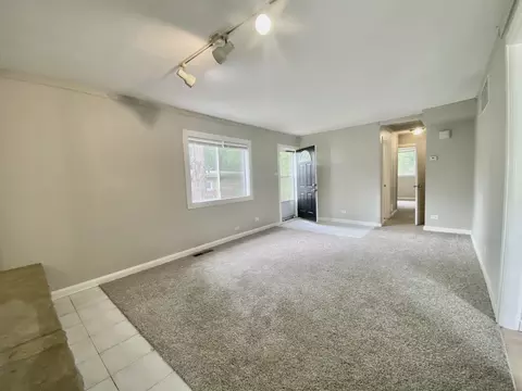 Living - 456 Tomahawk St, Park Forest, IL 60466 photo 5 of 6