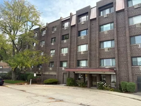 4623 N Chester Ave #105, Chicago, IL 60656