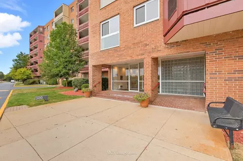 200 Park Ave #428, Calumet City, IL 60409