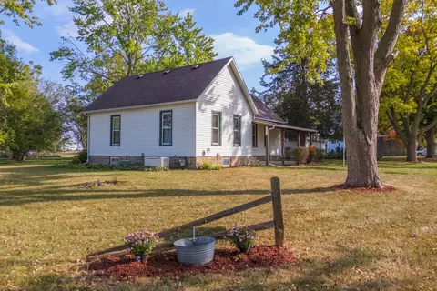 Exterior - 31439 Second St, Chenoa, IL 61726 photo 4 of 16