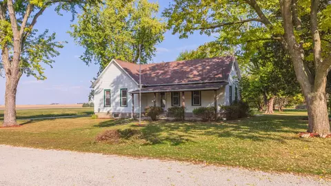 Exterior - 31439 Second St, Chenoa, IL 61726 photo 13 of 16