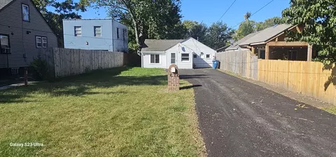 616 Morton St, Aurora, IL 60506