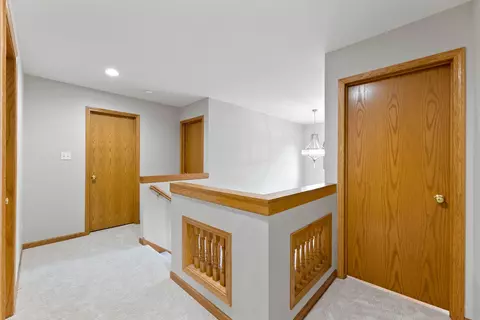 Entry Way - 10200 S Artesian Ave, Chicago, IL 60655 photo 3 of 3