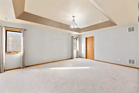 Bedroom - 10200 S Artesian Ave, Chicago, IL 60655 photo 2 of 6