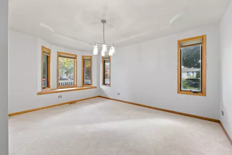 Living - 10200 S Artesian Ave, Chicago, IL 60655 photo 3 of 6