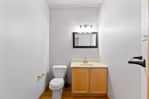 Bath - 10200 S Artesian Ave, Chicago, IL 60655 photo 1 of 5