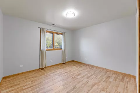 Bedroom - 10200 S Artesian Ave, Chicago, IL 60655 photo 3 of 6